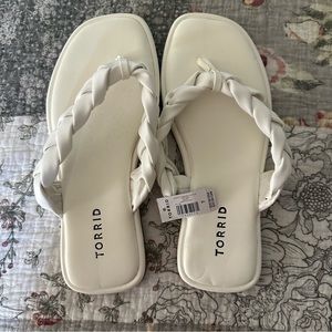 Torrid White Flip Flops 7W